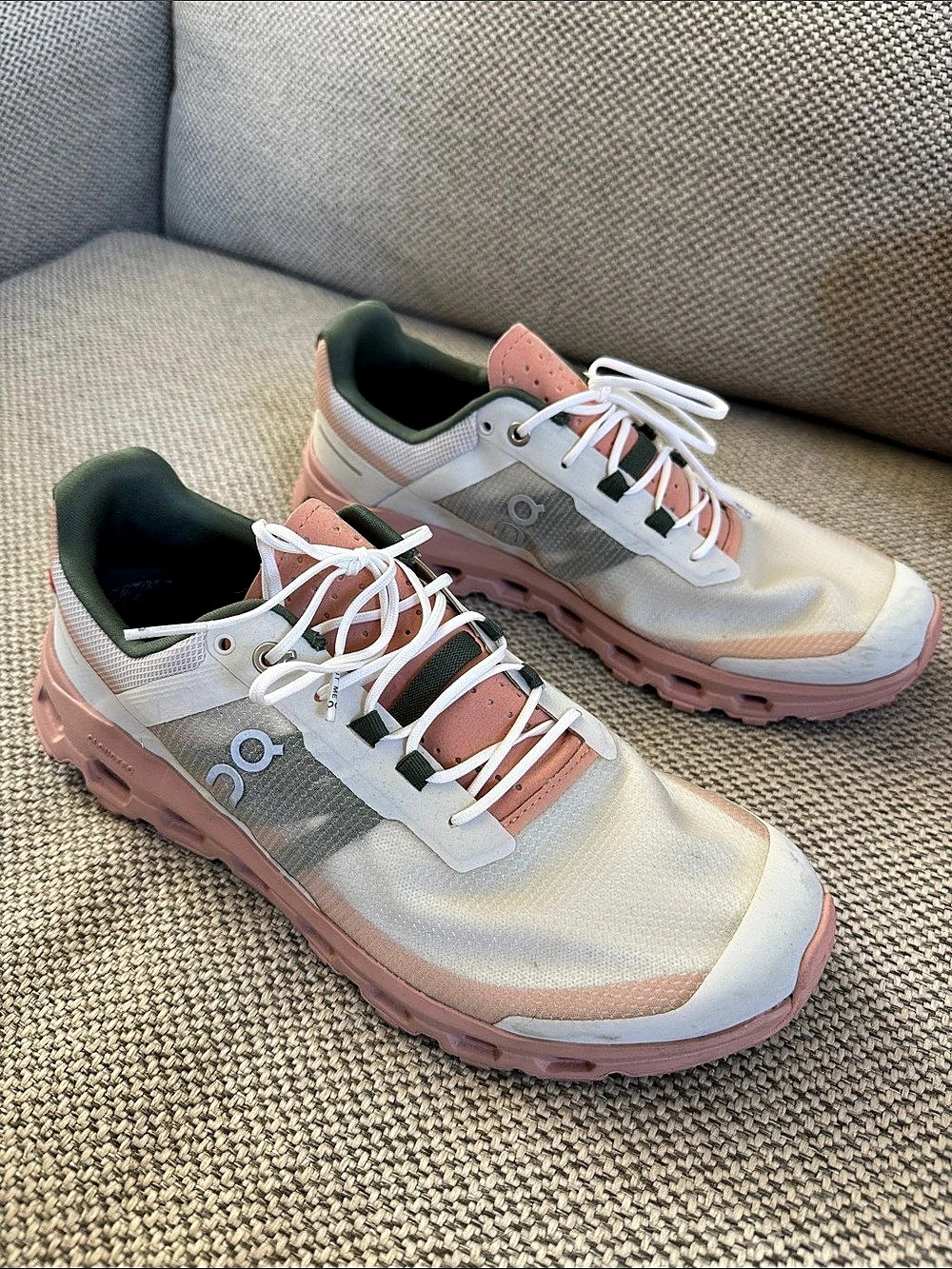 On Cloud Athletic Sneakers Pink & White US 9.5